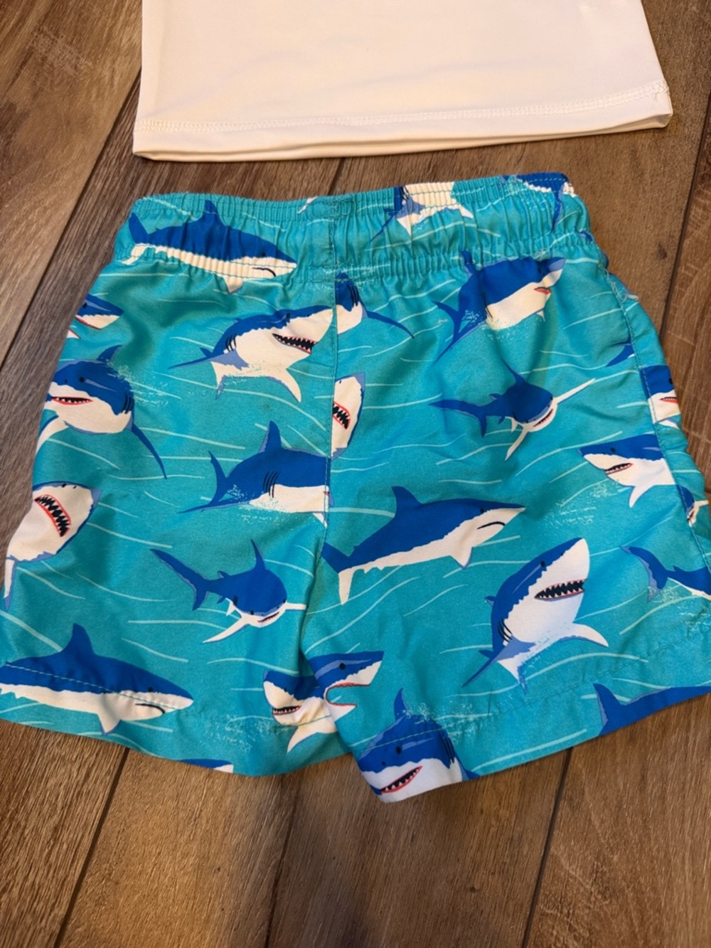 NEW! The Children’s Place Boys White & Teal Shark Rash Guard Swim Set Size 2T - Picture 6 of 9